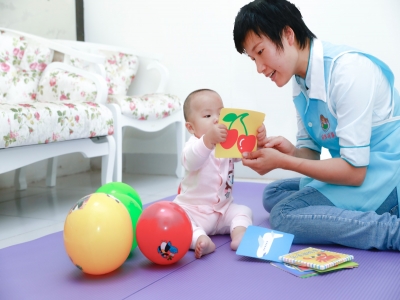怎樣可以找到一個(gè)好的育嬰師？
